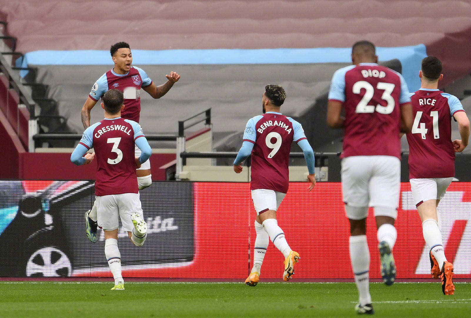 狼队在莫利 狼队在莫利